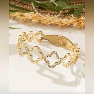 Gold Clover Link Bangle Bracelet